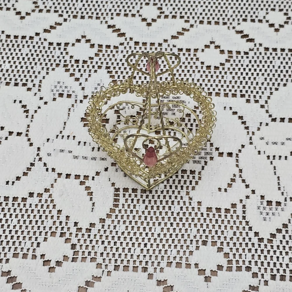 Gold Wire Heart Mini Basket 3.5